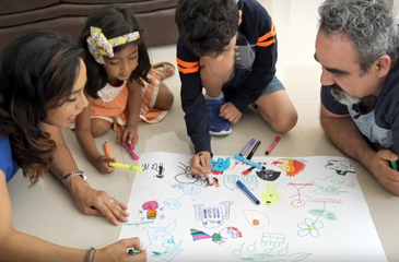 A family coloring together